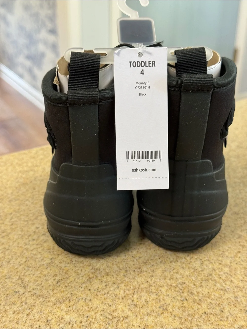 Oshkosh Black Mounty B Winter Snow Boots Toddler 4 NWT -4° Temp Rated Warm